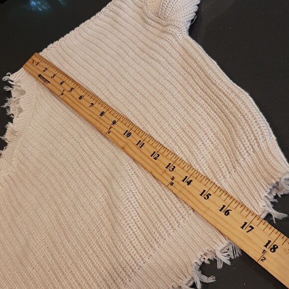 Jessica Simpson Distressed Cropped Sweater - Picture 8 of 10